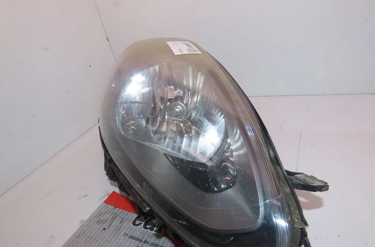Phare droit Fiat PUNTO EVO (199_) 1.3 d multijet (199axc1a, 199bxc1a, 199axt1a, 199bxt1a) (2009-2012) 3 portes occasion