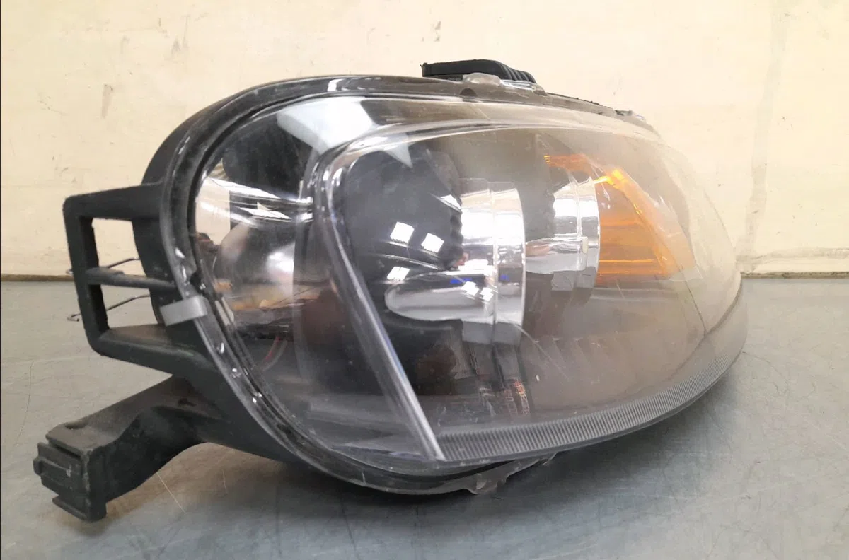 Phare droit FIAT PUNTO II  1.2i 60ch occasion