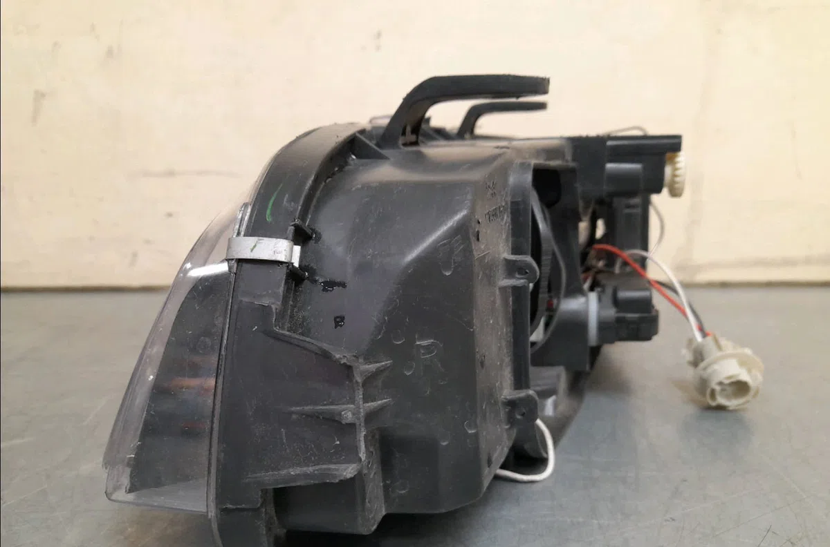 Phare droit FIAT PUNTO II  1.2i 60ch occasion