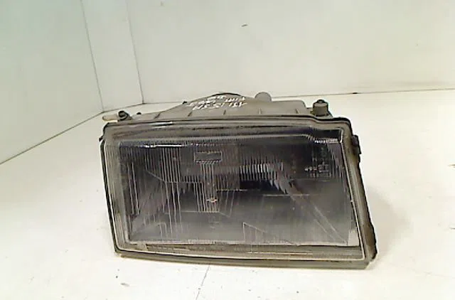 Phare droit Fiat UNO (146_) 1.0 (146e) (1989-1992) 5 portes occasion