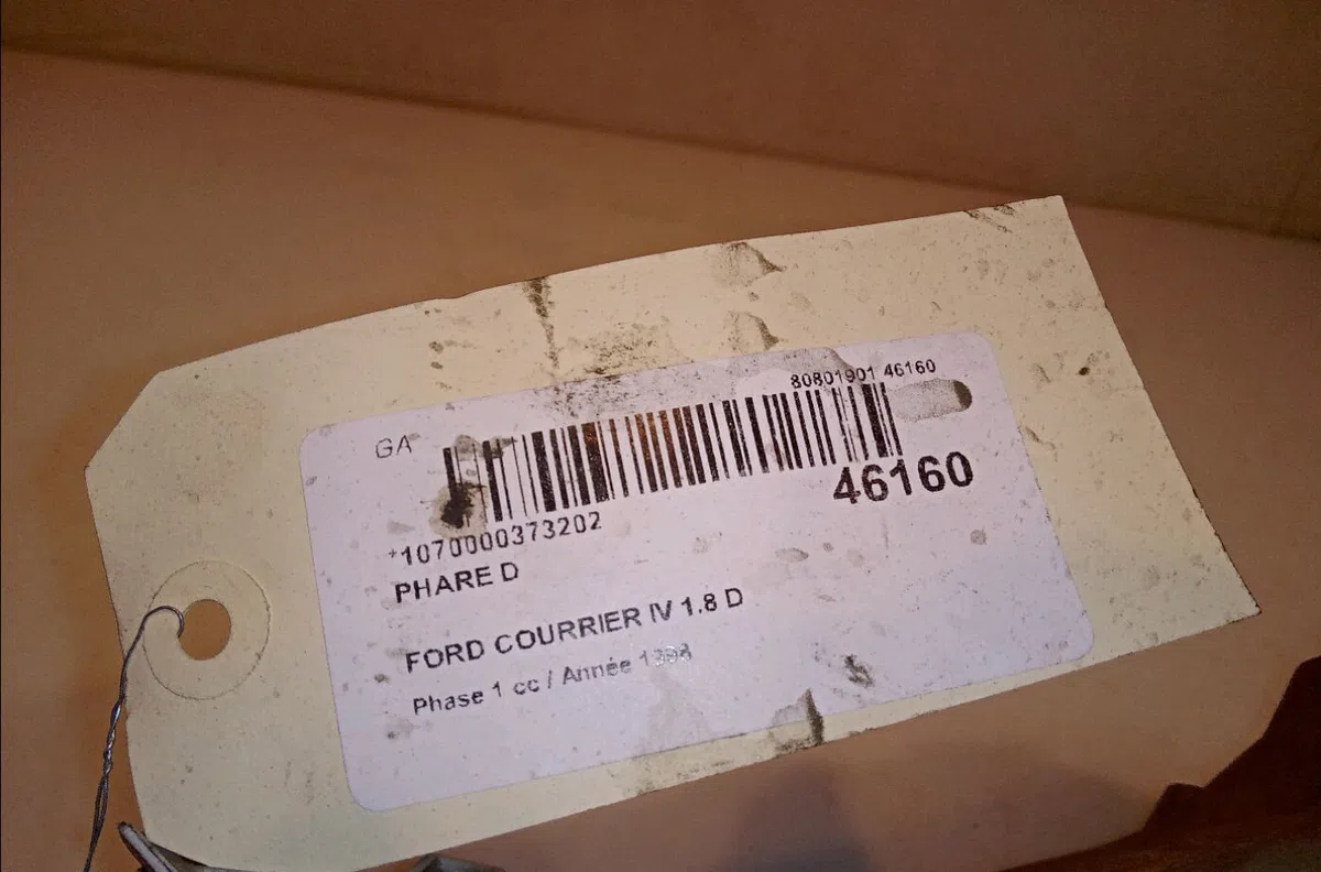 Phare droit Ford COURIER Camionnette-Monospace (J5_, J3_) 1.8 d (1996-2002) occasion