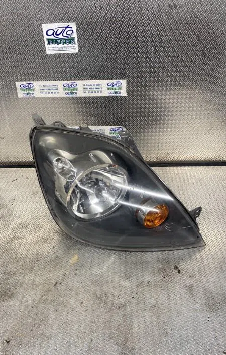 Phare droit FORD FIESTA 5  FIESTA 5 PHASE 2 occasion