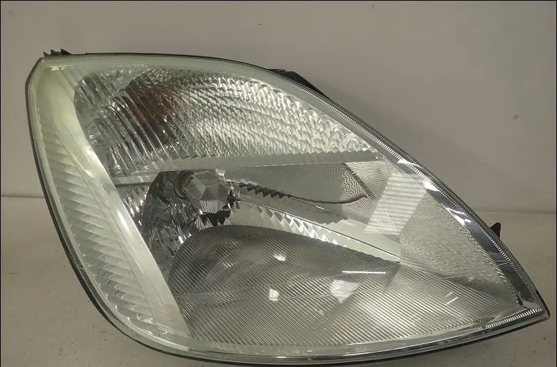 Phare droit FORD FIESTA II occasion