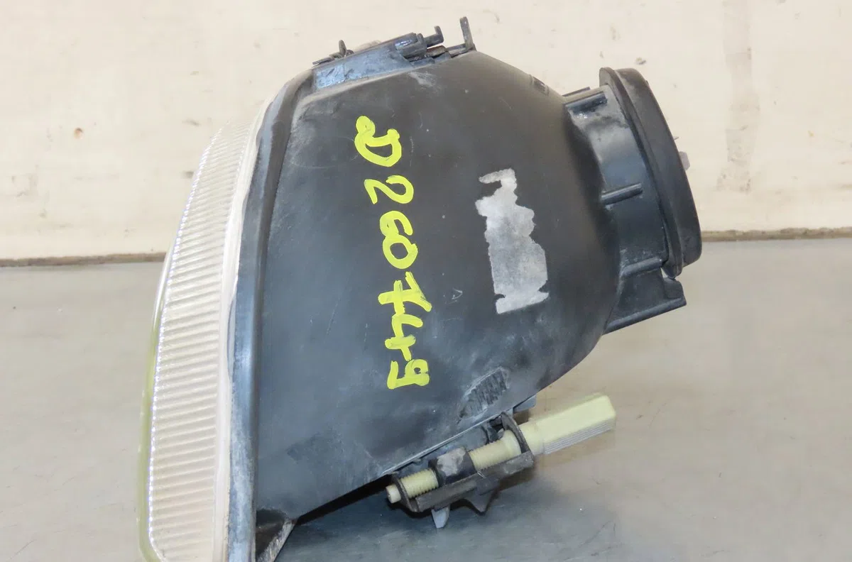 Phare droit Ford FIESTA III (GFJ) 1.8 d (1989-1995) occasion