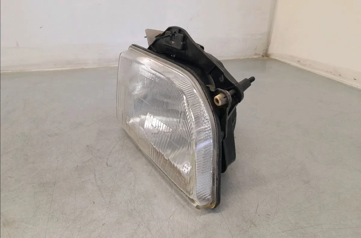 Phare droit FORD FIESTA III occasion