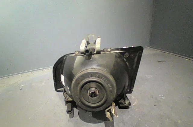 Phare droit FORD FIESTA III Phase 1 03-1989--01-1994 occasion