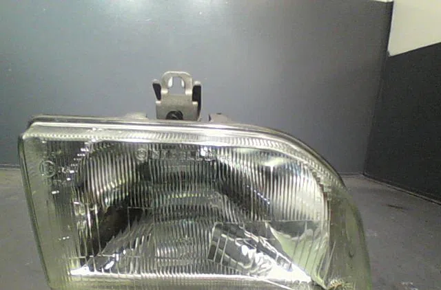 Phare droit FORD FIESTA III Phase 1 03-1989--01-1994 occasion