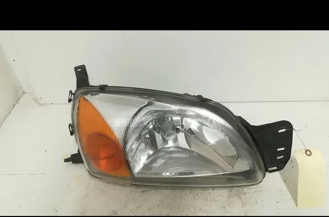 Phare droit Ford FIESTA IV (JA_, JB_) 1.25 i 16v (1995-2002) 5 portes occasion