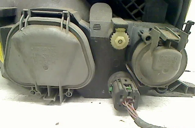 Phare droit Ford FIESTA IV (JA_, JB_) 1.8 d (1995-2000) occasion