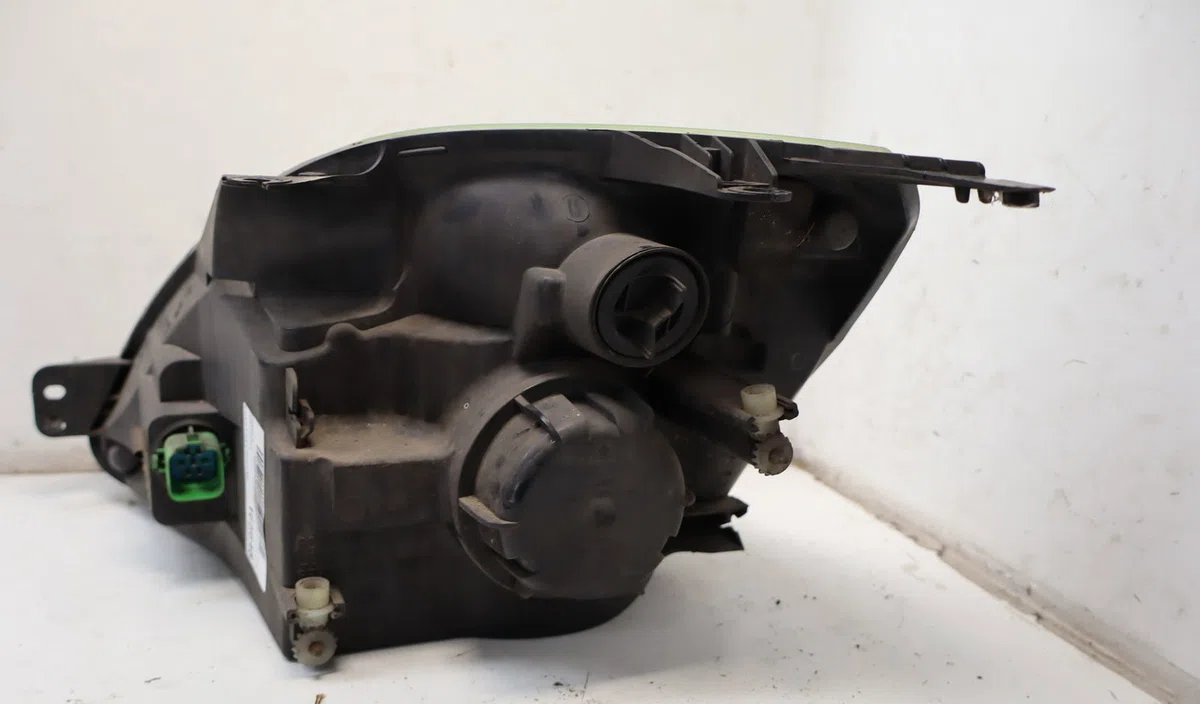 Phare droit Ford FIESTA V (JH_, JD_) 1.6 tdci (2004-2008) occasion