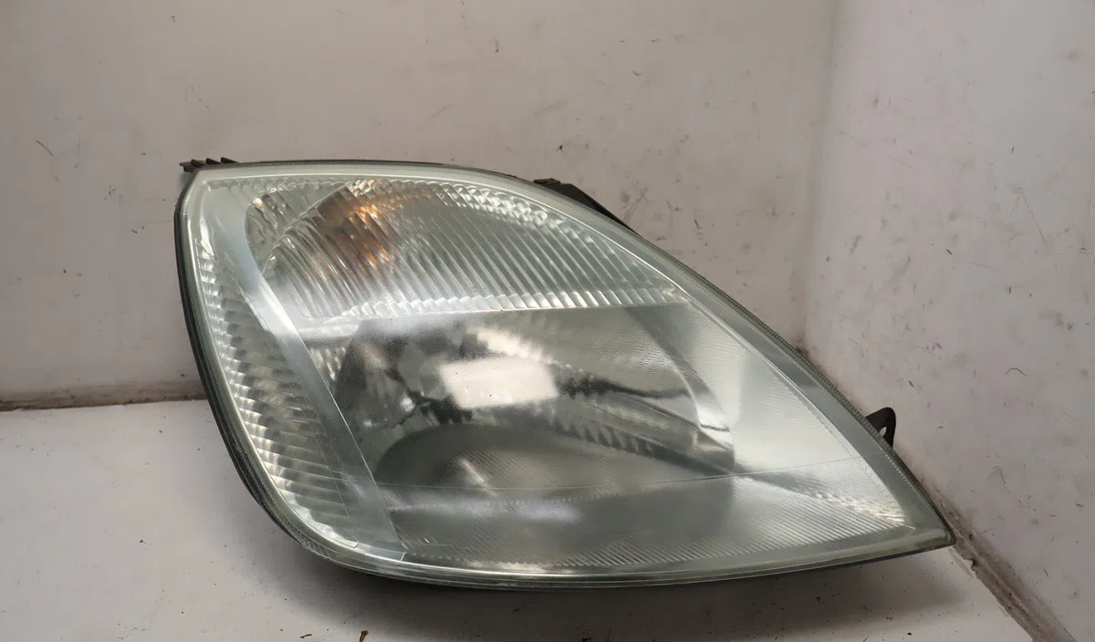 Phare droit Ford FIESTA V (JH_, JD_) 1.6 tdci (2004-2008) occasion
