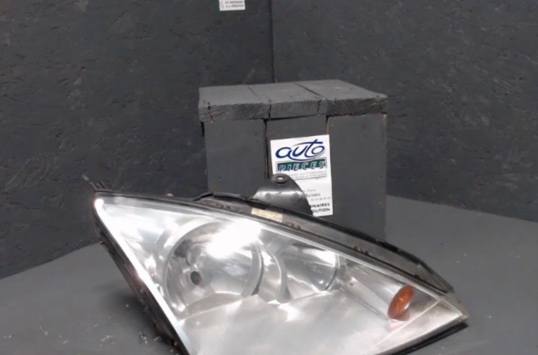 Phare droit FORD FOCUS 1  FOCUS 1 occasion