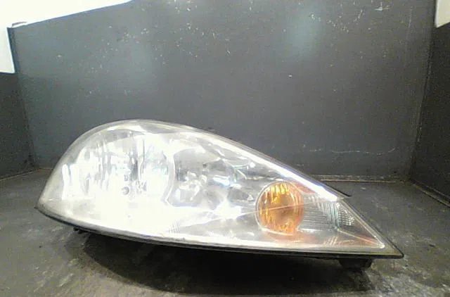 Phare droit FORD FOCUS 2004 occasion