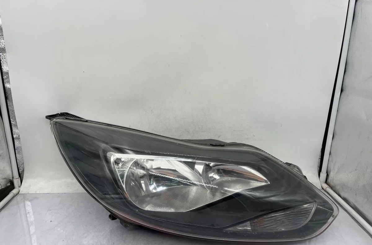 Phare droit FORD FOCUS 3 PHASE 1 occasion