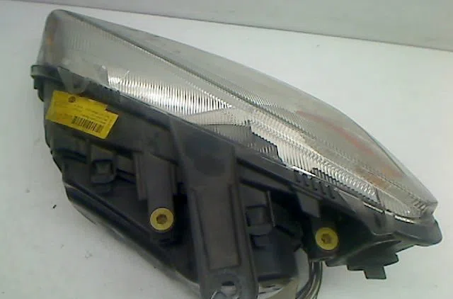 Phare droit Ford FOCUS C-MAX (DM2) 2.0 tdci (2003-2007) occasion