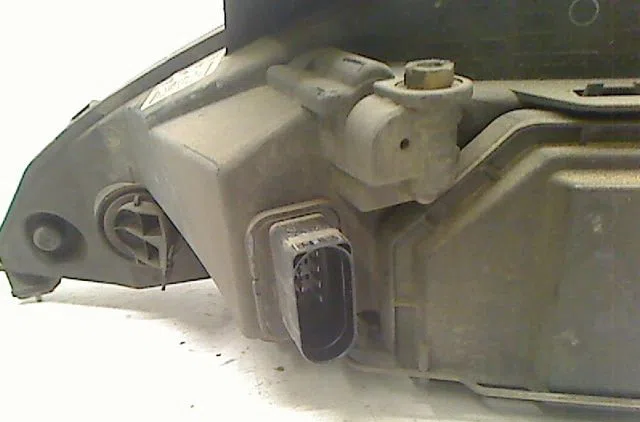 Phare droit Ford FOCUS I Clipper (DNW) 1.8 tdci (2001-2004) occasion