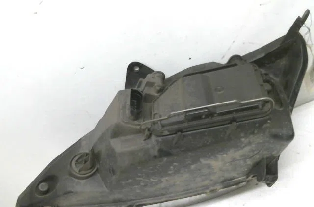 Phare droit Ford FOCUS I Clipper (DNW) 1.8 tdci (2001-2004) occasion