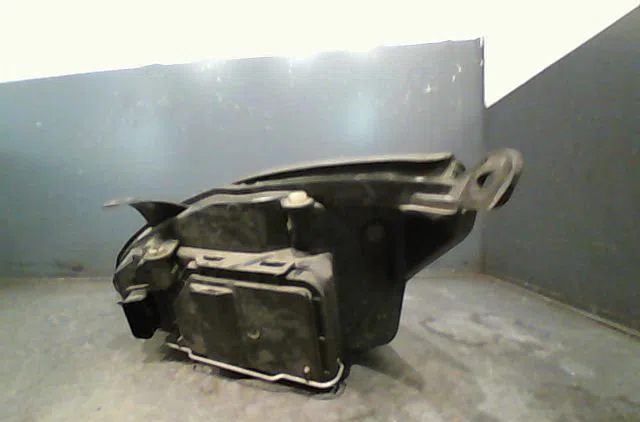 Phare droit Ford FOCUS I Clipper (DNW) 1.8 tdci (2001-2004) occasion