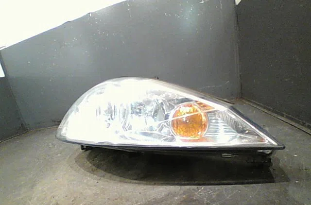 Phare droit Ford FOCUS I Clipper (DNW) 1.8 tdci (2001-2004) occasion