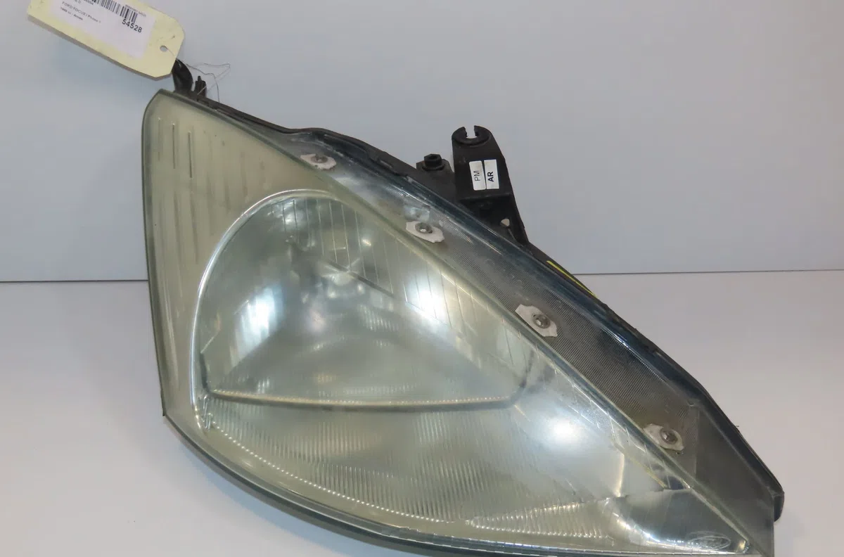 Phare droit Ford FOCUS I (DAW, DBW) 1.4 16v (1998-2004) occasion