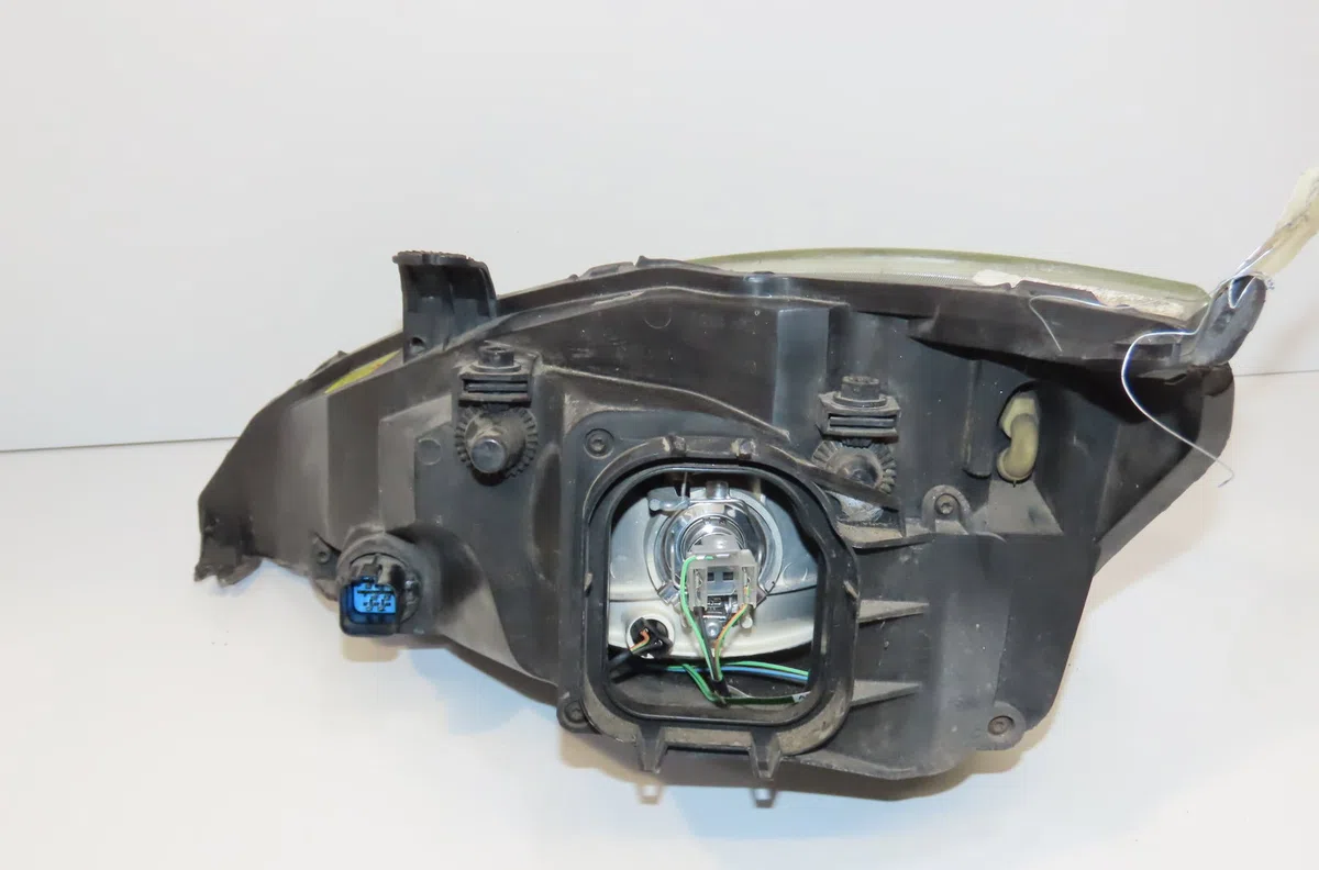 Phare droit Ford FOCUS I (DAW, DBW) 1.4 16v (1998-2004) occasion