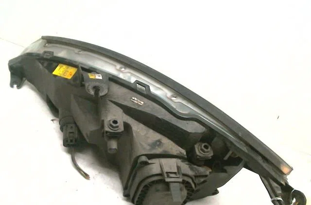 Phare droit Ford FOCUS I (DAW, DBW) 1.6 16v (1998-2004) occasion