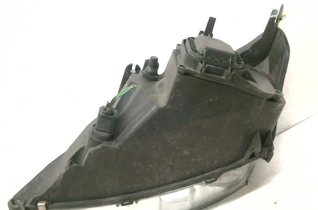 Phare droit Ford FOCUS I (DAW, DBW) 1.6 16v (1998-2004) occasion
