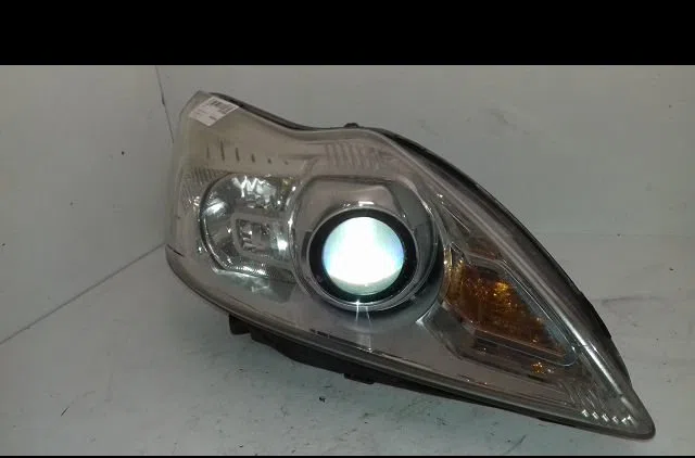 Phare droit Ford FOCUS II (DA_, HCP, DP) 1.6 tdci (2004-2012) occasion
