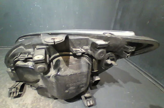 Phare droit Ford FOCUS II (DA_, HCP, DP) 1.6 tdci (2004-2012) occasion
