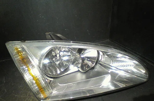 Phare droit Ford FOCUS II (DA_, HCP, DP) 1.6 tdci (2004-2012) occasion