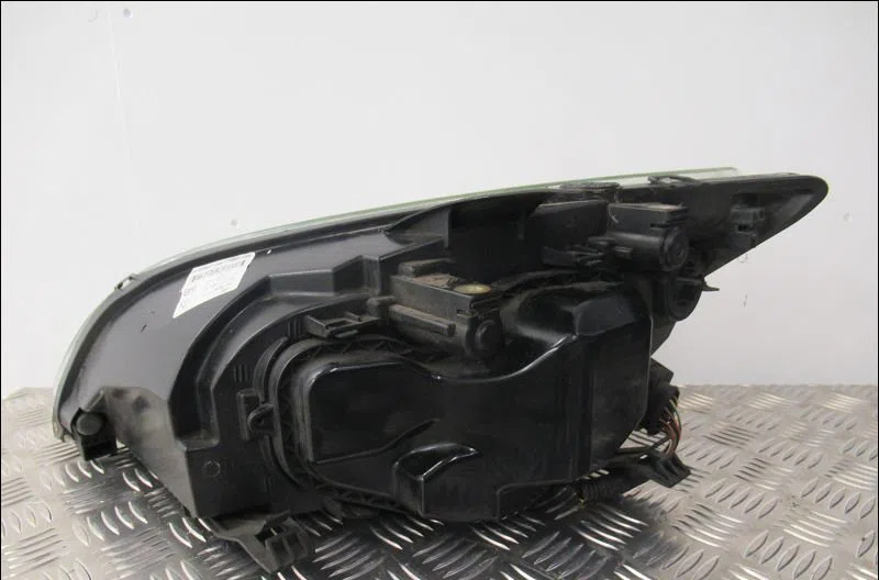 Phare droit Ford FOCUS II (DA_, HCP, DP) 1.8 tdci (2005-2012) occasion