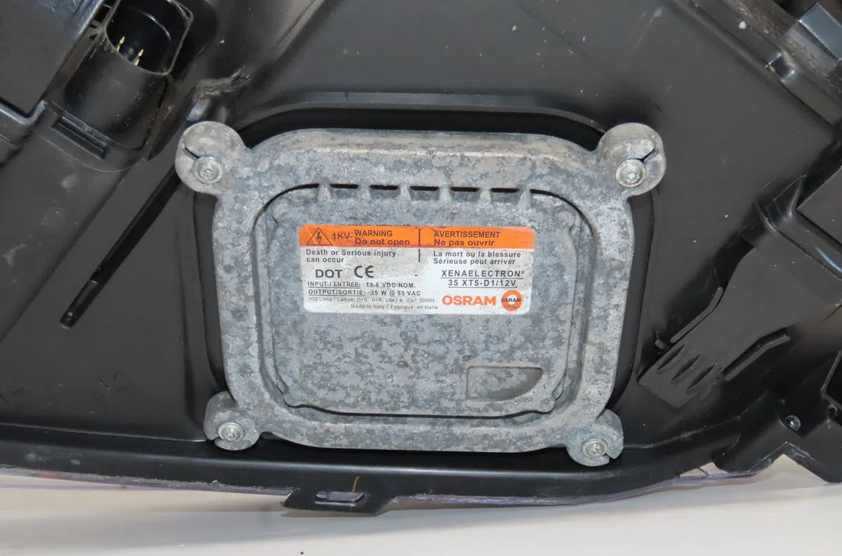 Phare droit Ford FOCUS II (DA_, HCP, DP) 1.8 tdci (2005-2012) occasion