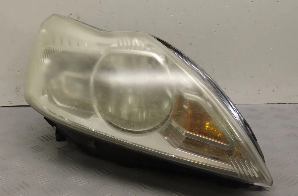 Phare droit Ford FOCUS II (DA_, HCP, DP) 2.0 (2004-2012) occasion