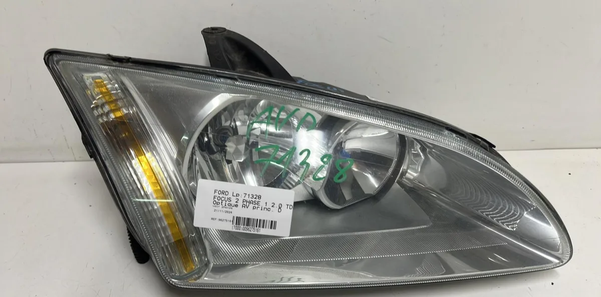 Phare droit Ford FOCUS II (DA_, HCP, DP) 2.0 tdci (2004-2008) occasion