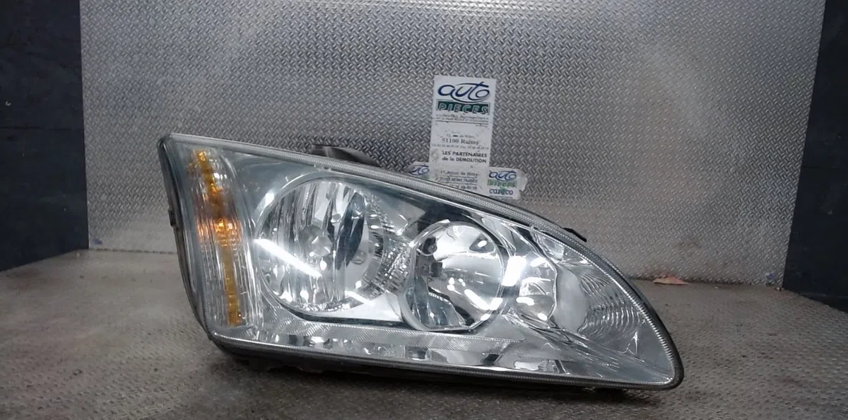 Phare droit Ford FOCUS II (DA_, HCP, DP) 2.0 tdci (2004-2008) occasion