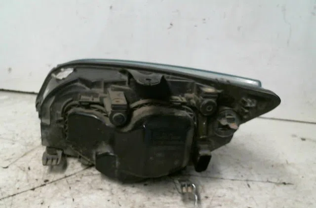 Phare droit Ford FOCUS II Turnier (DA_, FFS, DS) 1.8 tdci (2004-2012) occasion