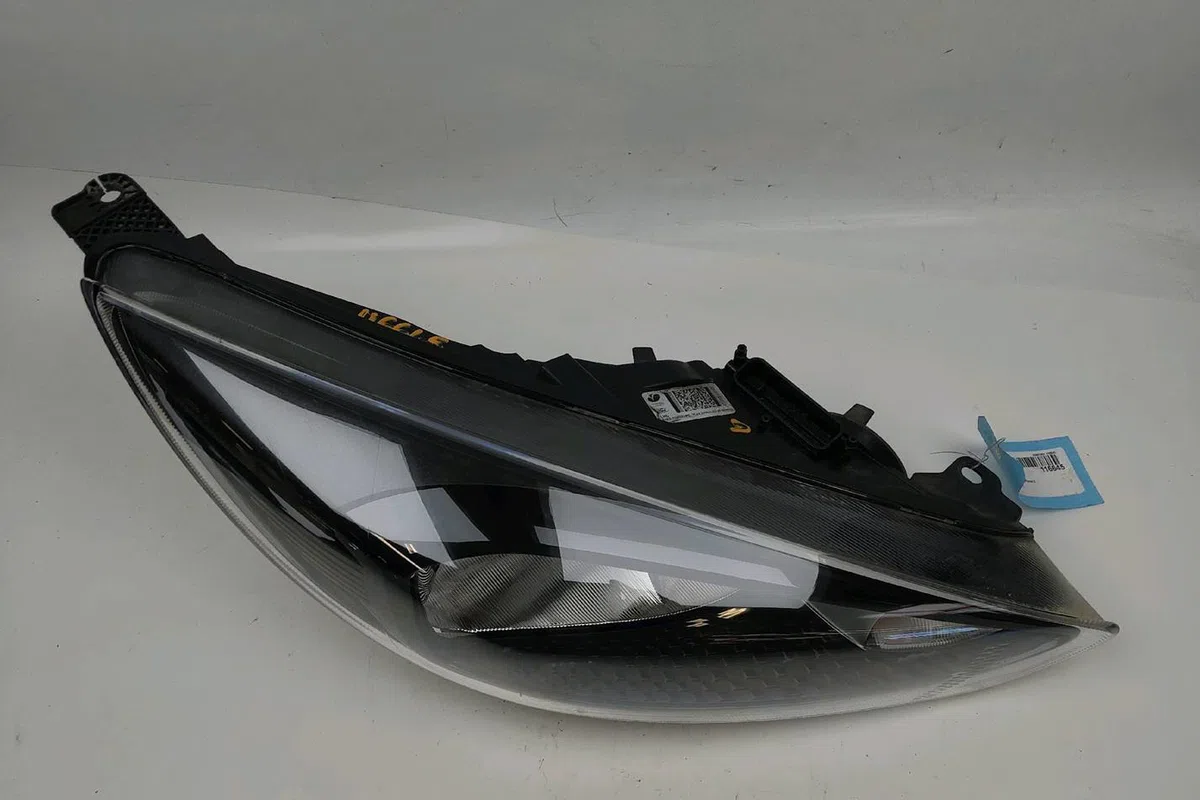Phare droit Ford FOCUS III 1.5 tdci (2014-2017) occasion