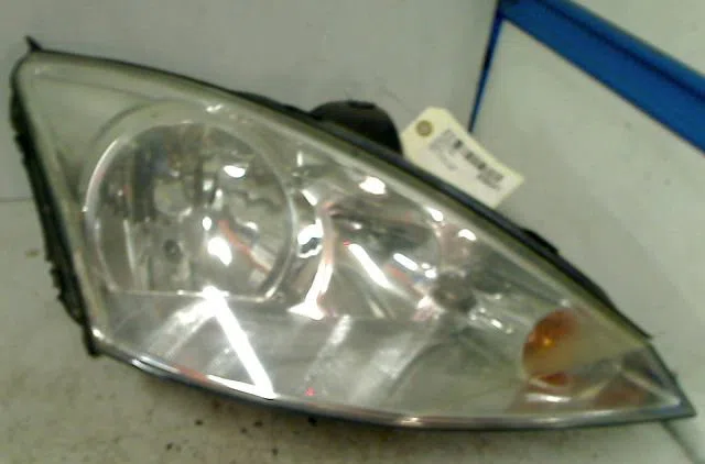 Phare droit FORD FOCUS occasion