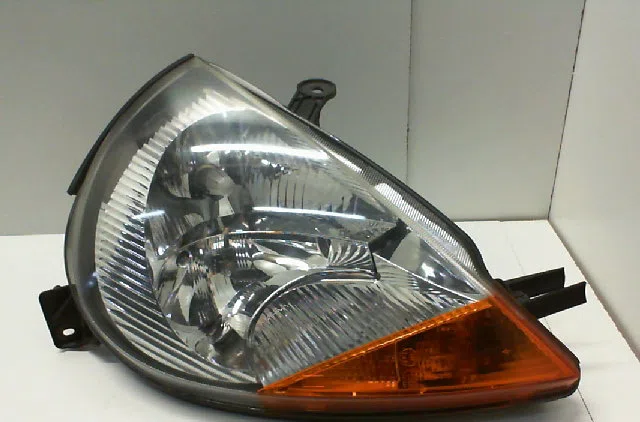 Phare droit FORD KA I  1.3i 8v 60ch occasion