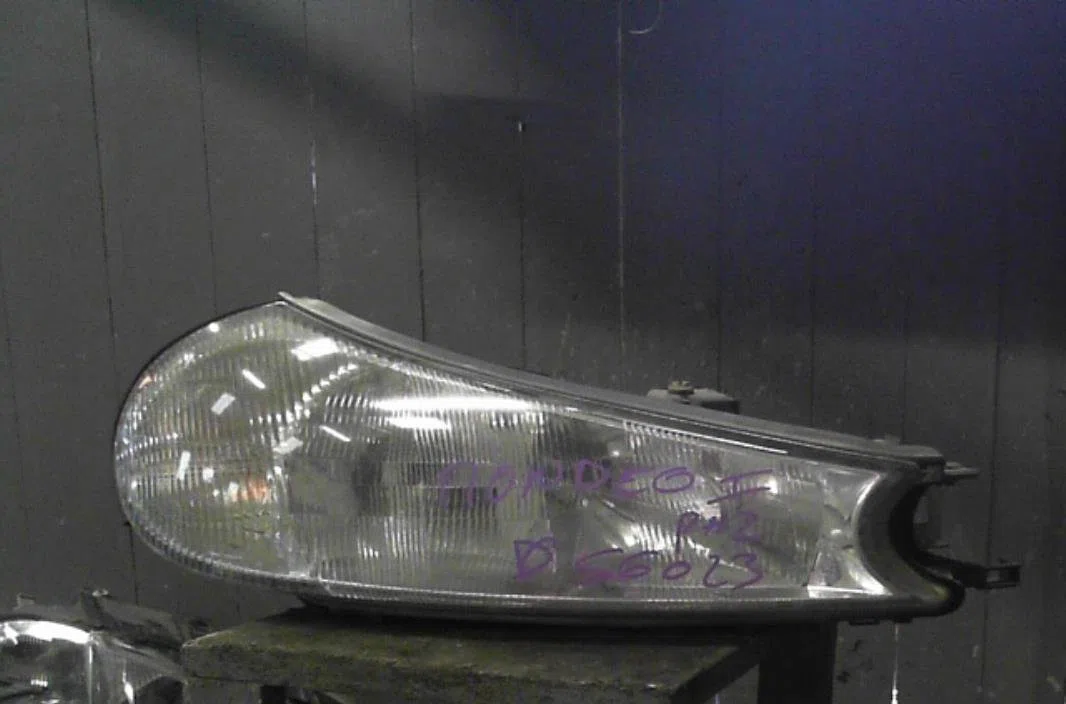 Phare droit FORD MONDEO 1  MONDEO 1 PHASE 2 occasion