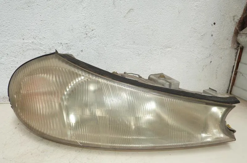 Phare droit FORD MONDEO 1 PHASE 2 BREAK occasion