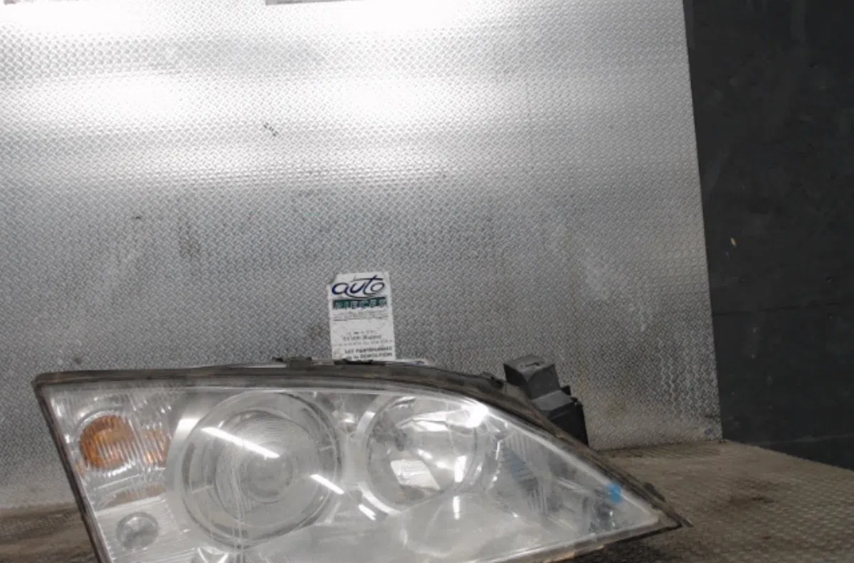 Phare droit FORD MONDEO 2  0 occasion