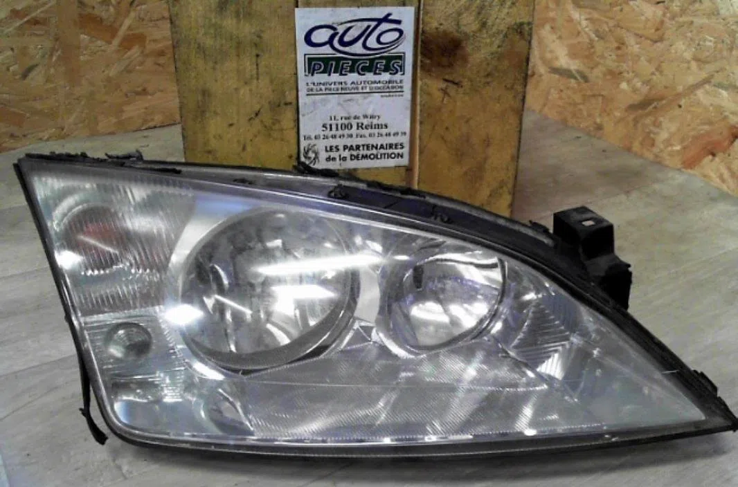 Phare droit FORD MONDEO 2  MONDEO 2 occasion