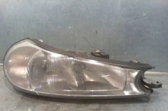 Phare droit FORD MONDEO 2000 occasion