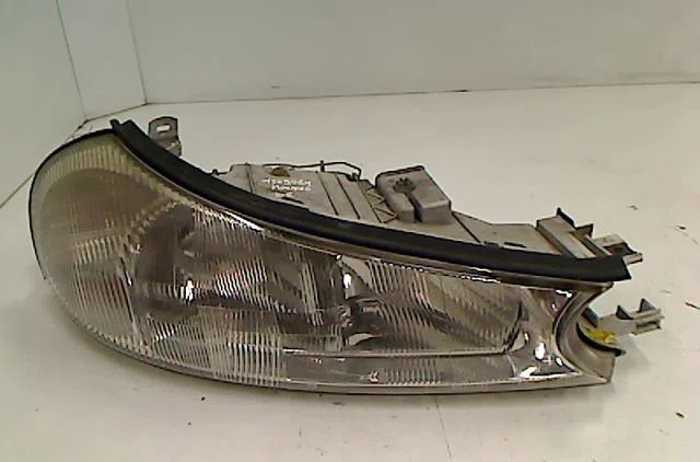 Phare droit FORD MONDEO I 1998 occasion