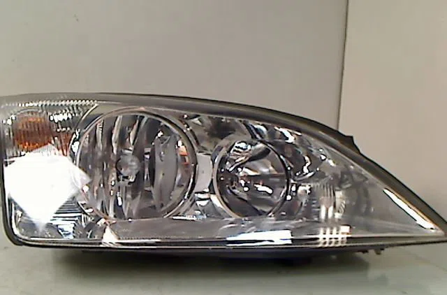 Phare droit FORD MONDEO II 2001 occasion