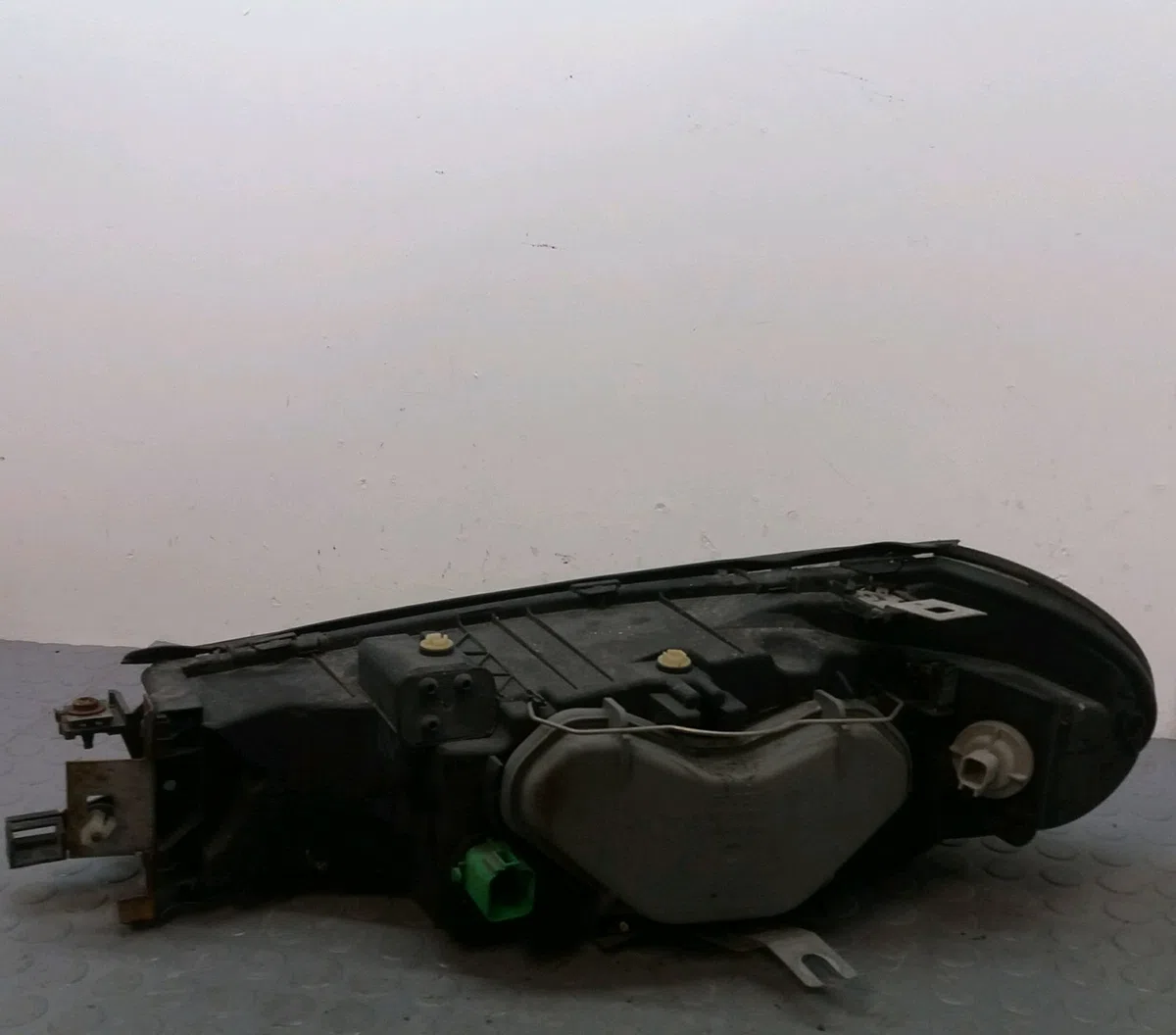 Phare droit Ford MONDEO II (BAP) 1.8 td (1996-2000) 5 portes occasion