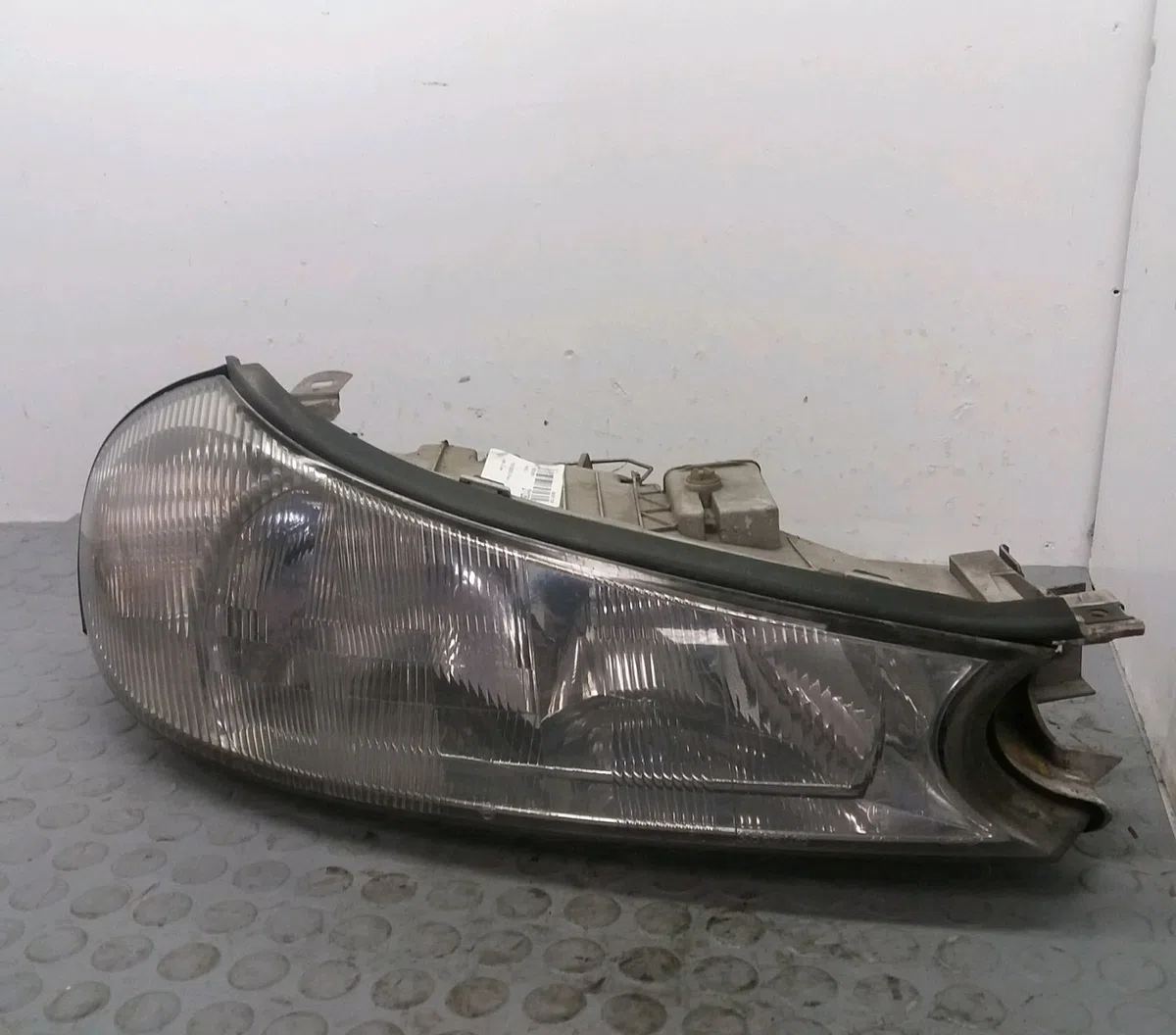 Phare droit Ford MONDEO II Clipper (BNP) 1.8 td (1996-2000) occasion