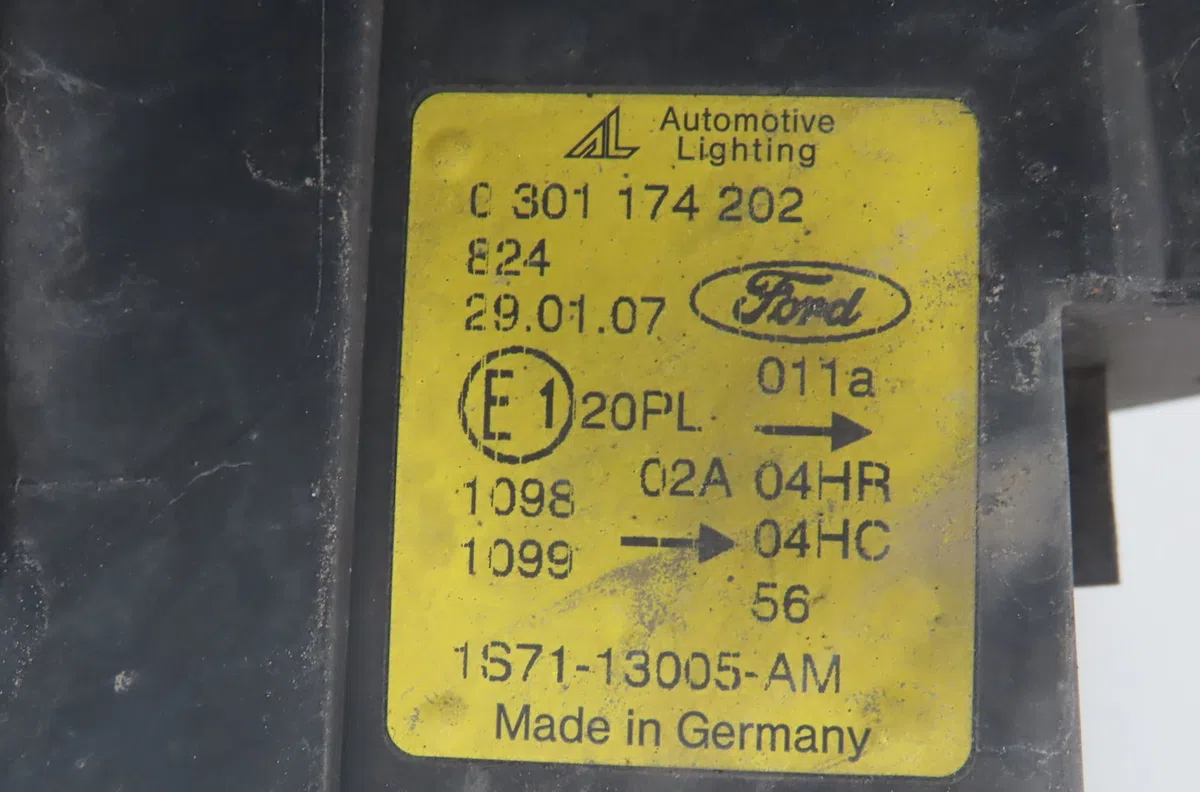 Phare droit Ford MONDEO III A trois volumes (B4Y) 2.0 16v tddi - tdci (2000-2007) occasion