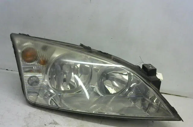 Phare droit Ford MONDEO III (B5Y) 2.0 tdci (2001-2007) 5 portes occasion